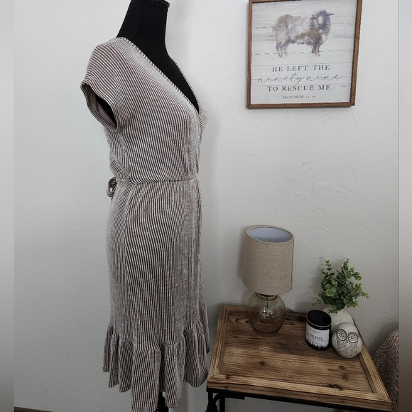 URBAN OUTFITTERS CAUTION TO THE WIND FAUX WRAP DRESS - Picture 6 of 9